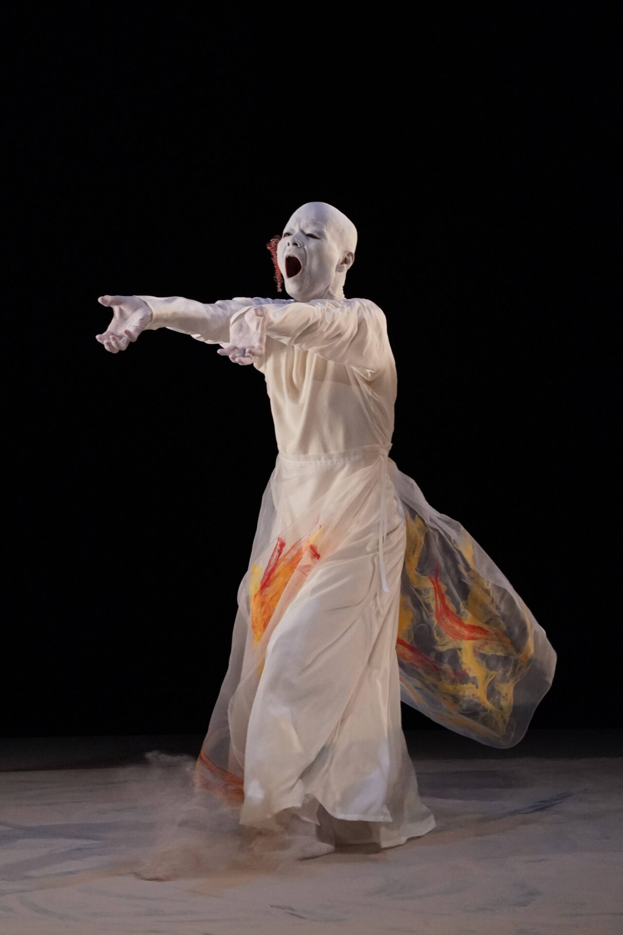 『TOTEM 真空と高み』